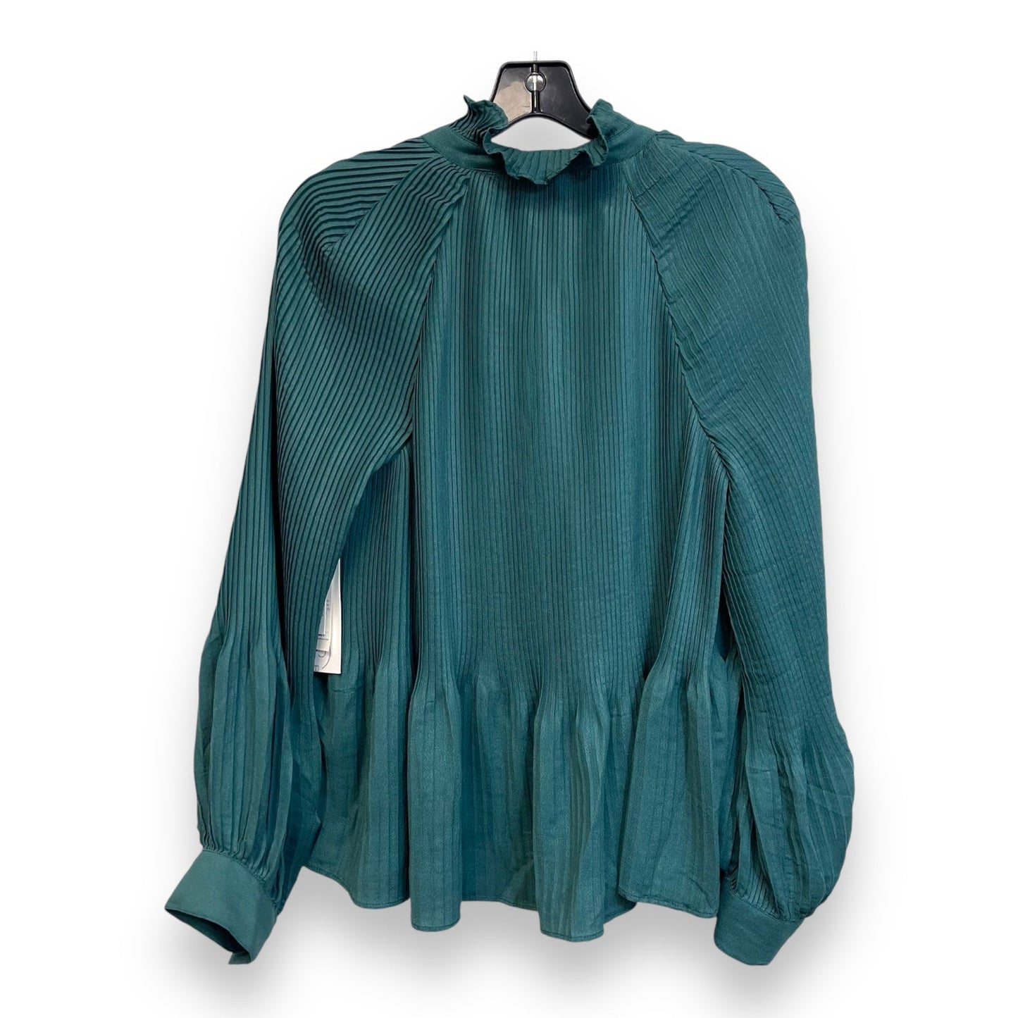 Top Long Sleeve By Treasure And Bond In Green, Size: M