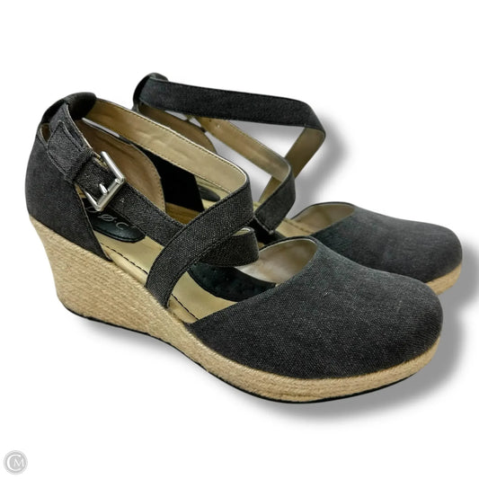 Sandals Heels Wedge By Boc In Grey, Size: 9