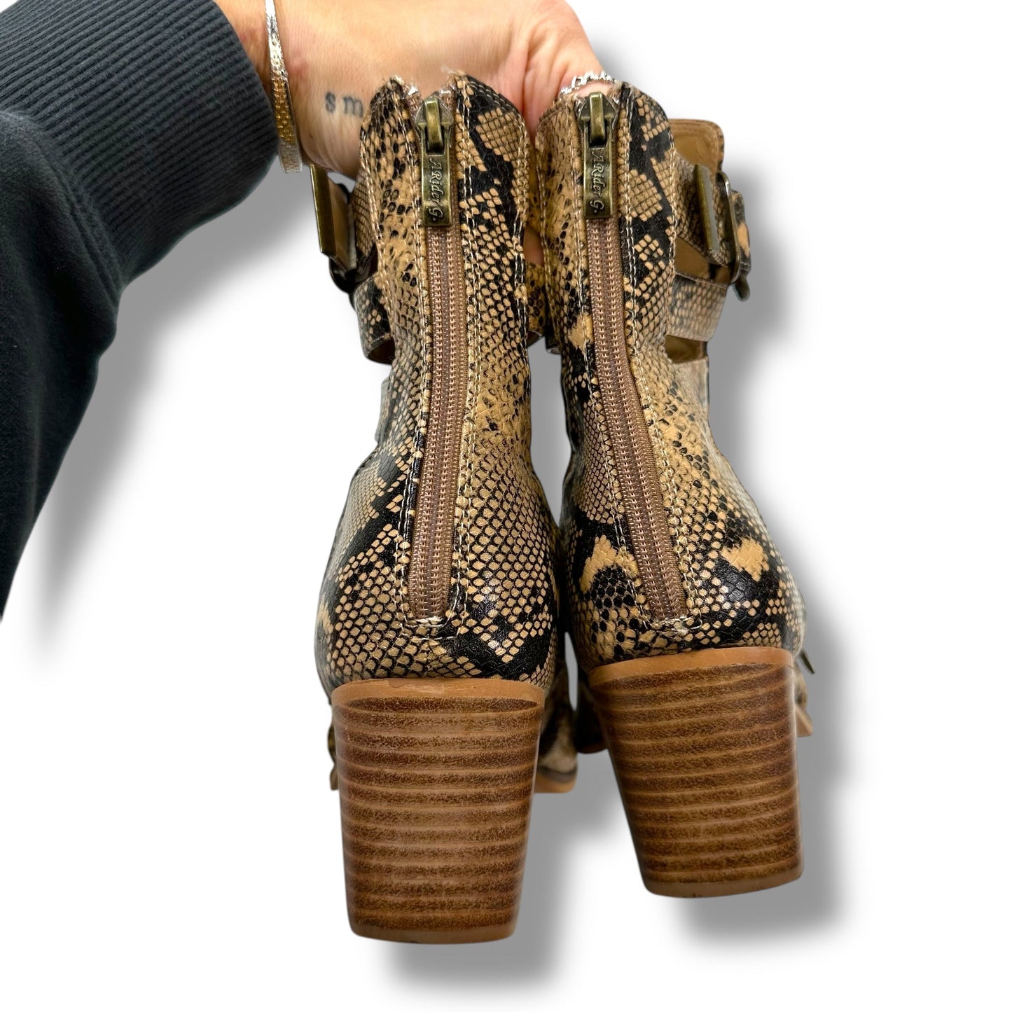 Boots Ankle Heels By Clothes Mentor In Snakeskin Print, Size: 10