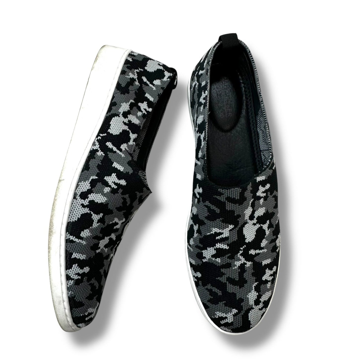 Shoes Flats By Adam Tucker In Camouflage Print, Size: 11