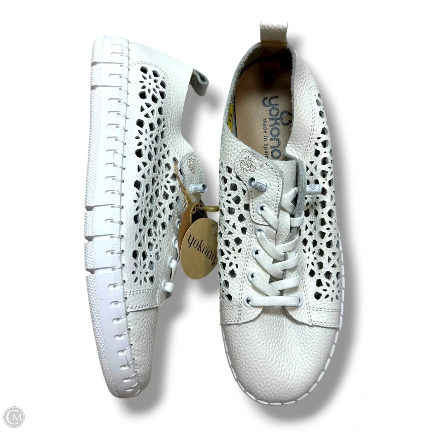 Shoes Sneakers By Clothes Mentor In White, Size: 9