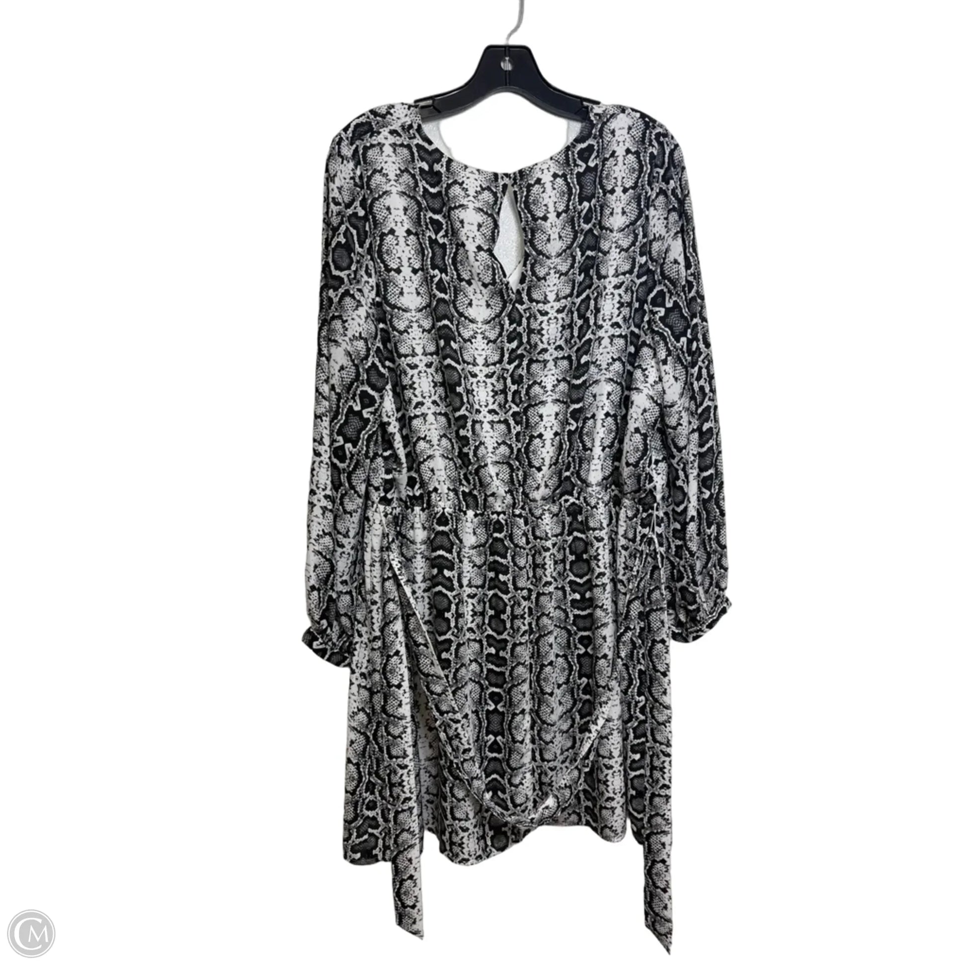 Dress Casual Short By Express In Black & White, Size: Xl Dress Casual Short By Express In Black & White, Size: Xl
