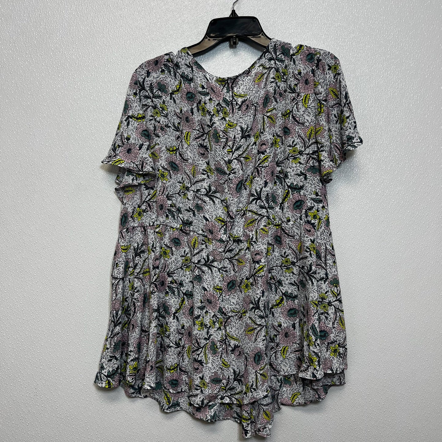 Top Short Sleeve By Torrid In Pink, Size: 3x