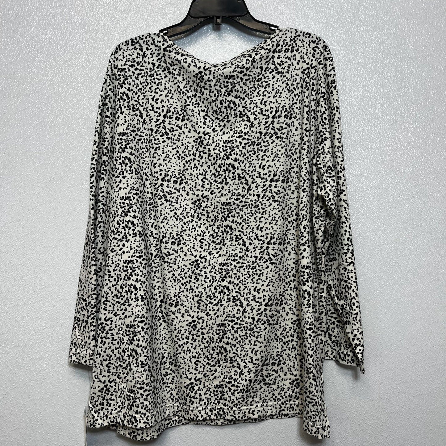 Top Long Sleeve By Liz Claiborne In Leopard Print, Size: 2x