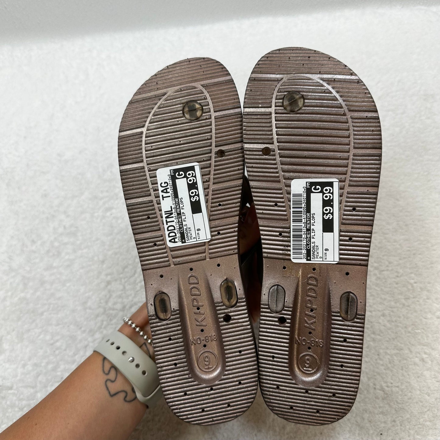 Pewter Sandals Flip Flops Clothes Mentor, Size 9