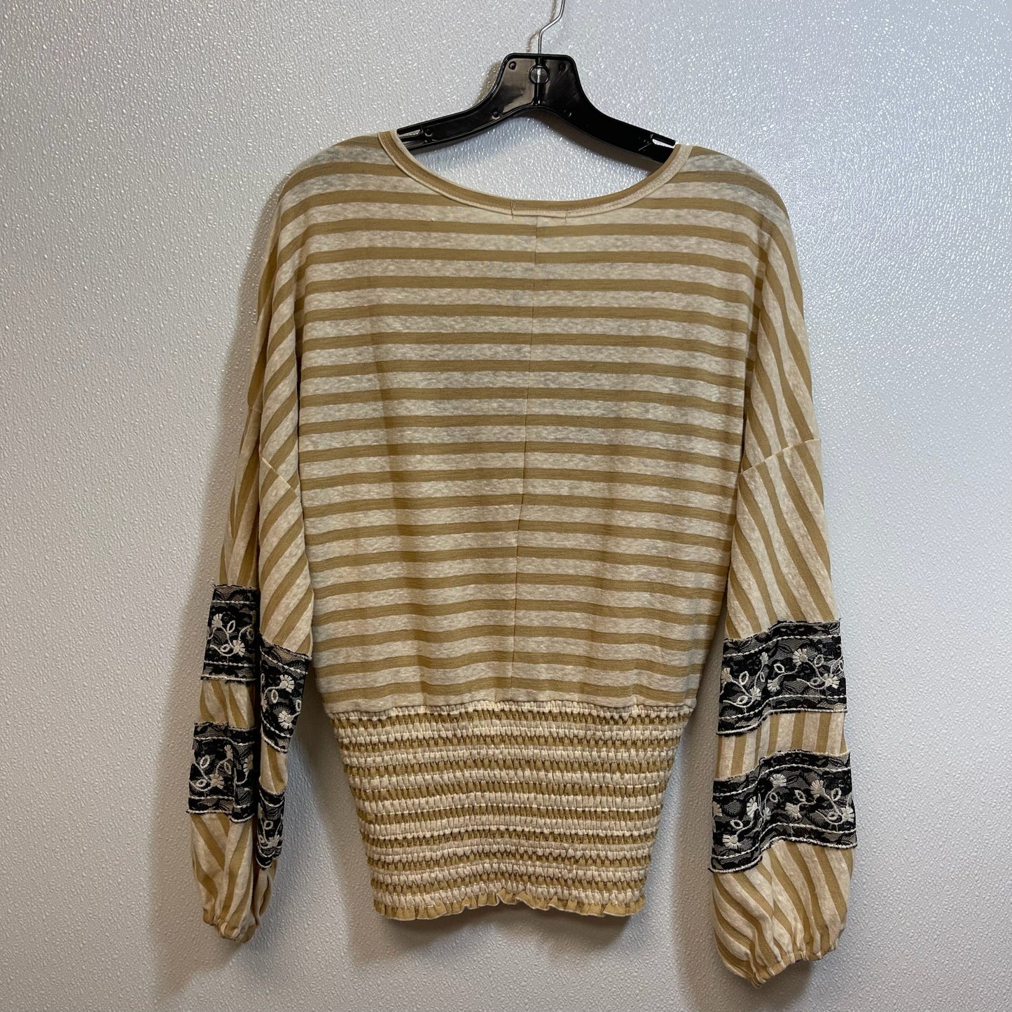 Top Long Sleeve By Clothes Mentor In Striped, Size: S