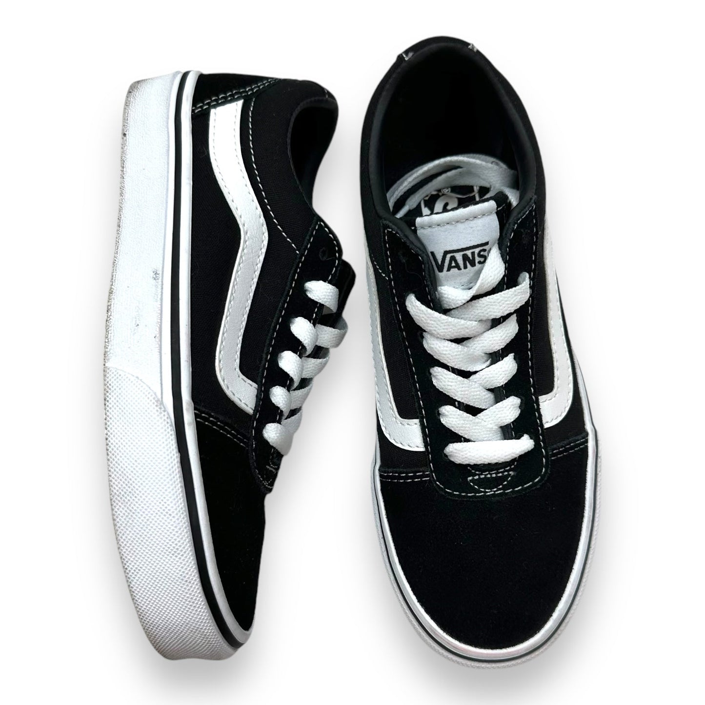 Shoes Sneakers By Vans, Size: 5