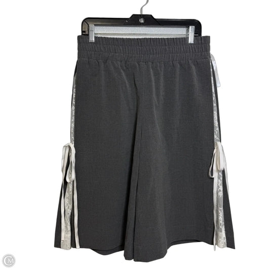 Pants Cropped By Anthropologie In Grey, Size: M