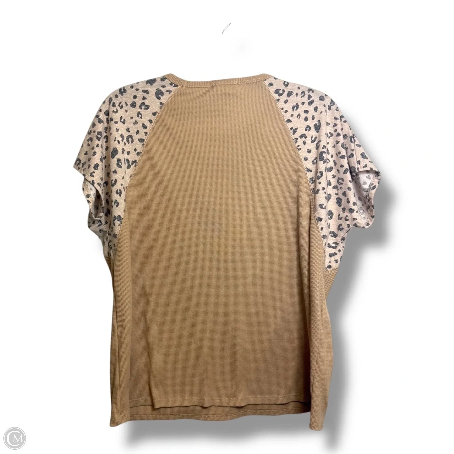 Top Short Sleeve By Clothes Mentor In Tan, Size: M