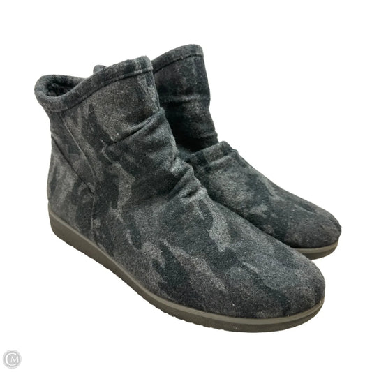 Boots Ankle Flats By Naturalizer In Camouflage Print, Size: 9.5