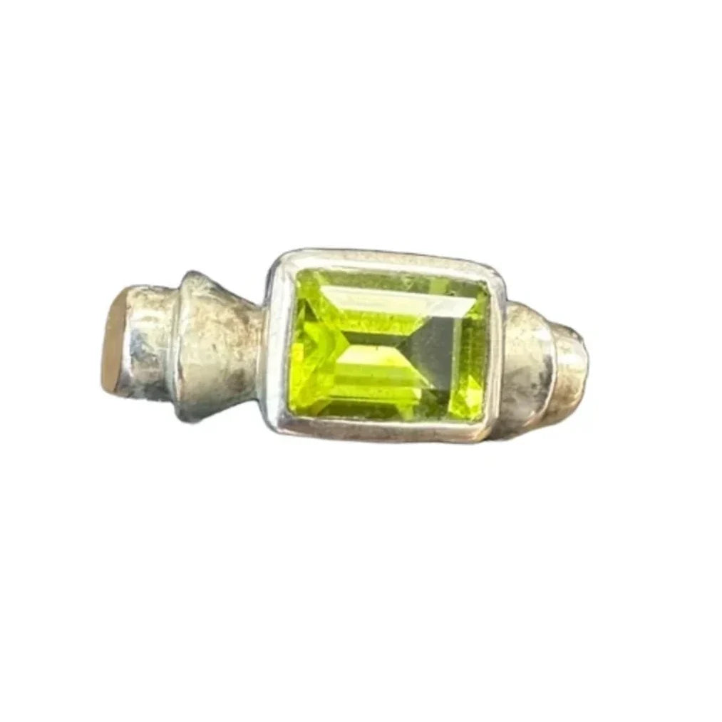 Sterling silver -green stone Ring by Silpada size 9