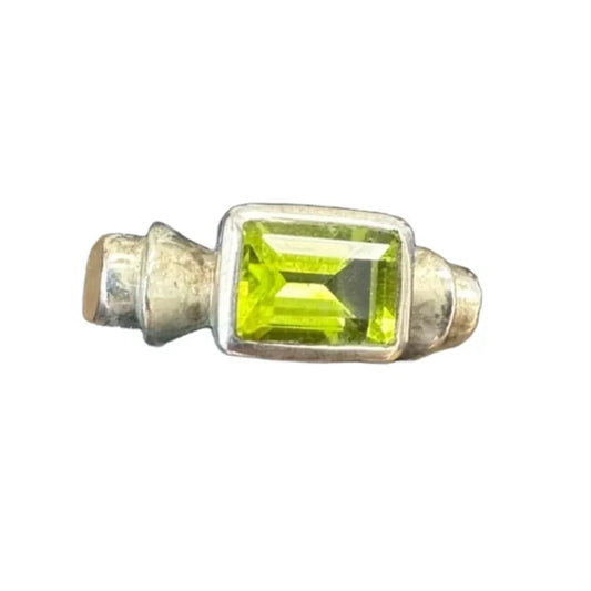 Sterling silver -green stone Ring by Silpada size 9