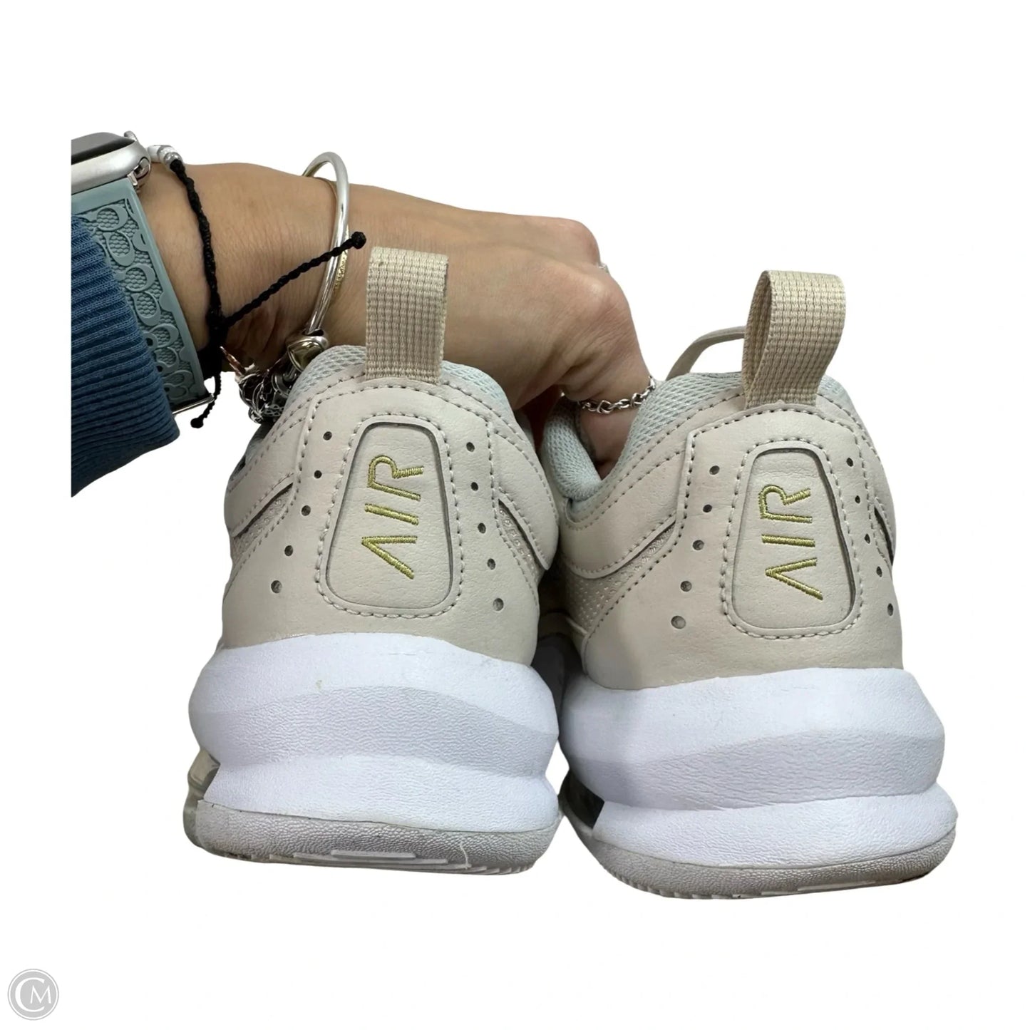 Shoes Sneakers By Nike In Cream, Size: 9.5