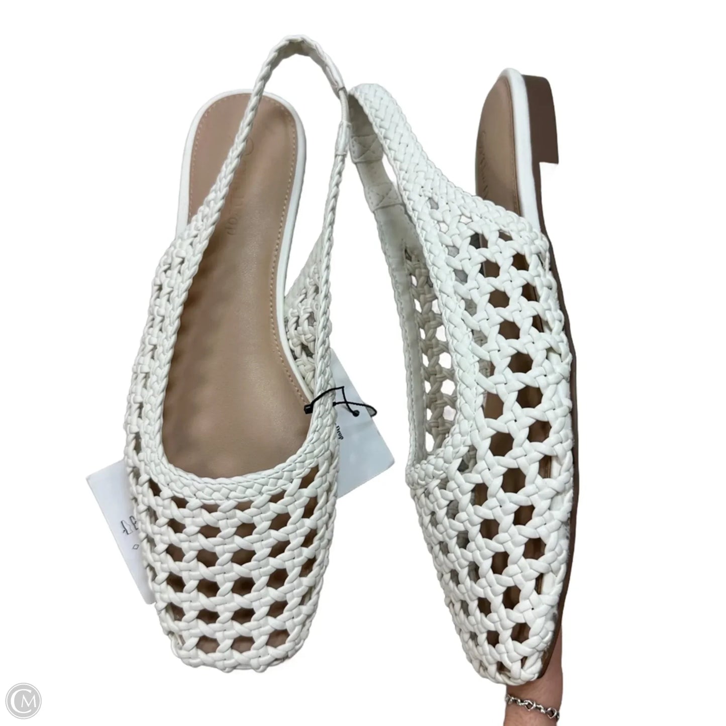 Sandals Flats By The Drop In White, Size: 9