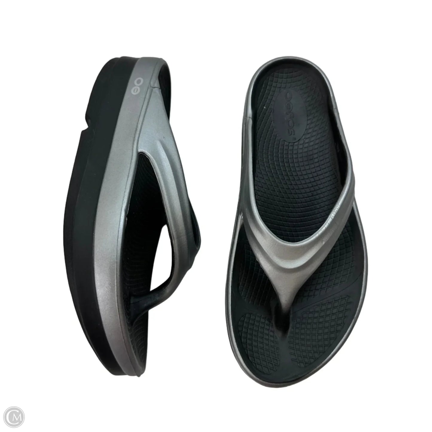 Sandals Flats By Oofos In Silver, Size: 9