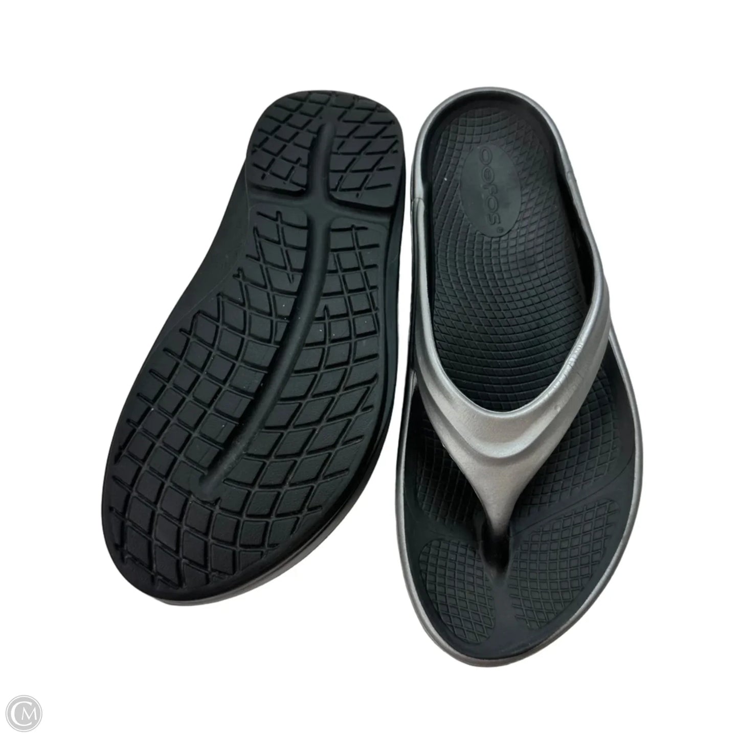 Sandals Flats By Oofos In Silver, Size: 9