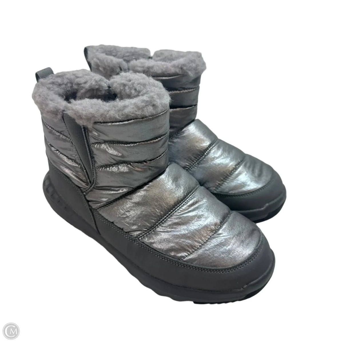 Boots Ankle Flats By Bearpaw In Silver, Size: 7