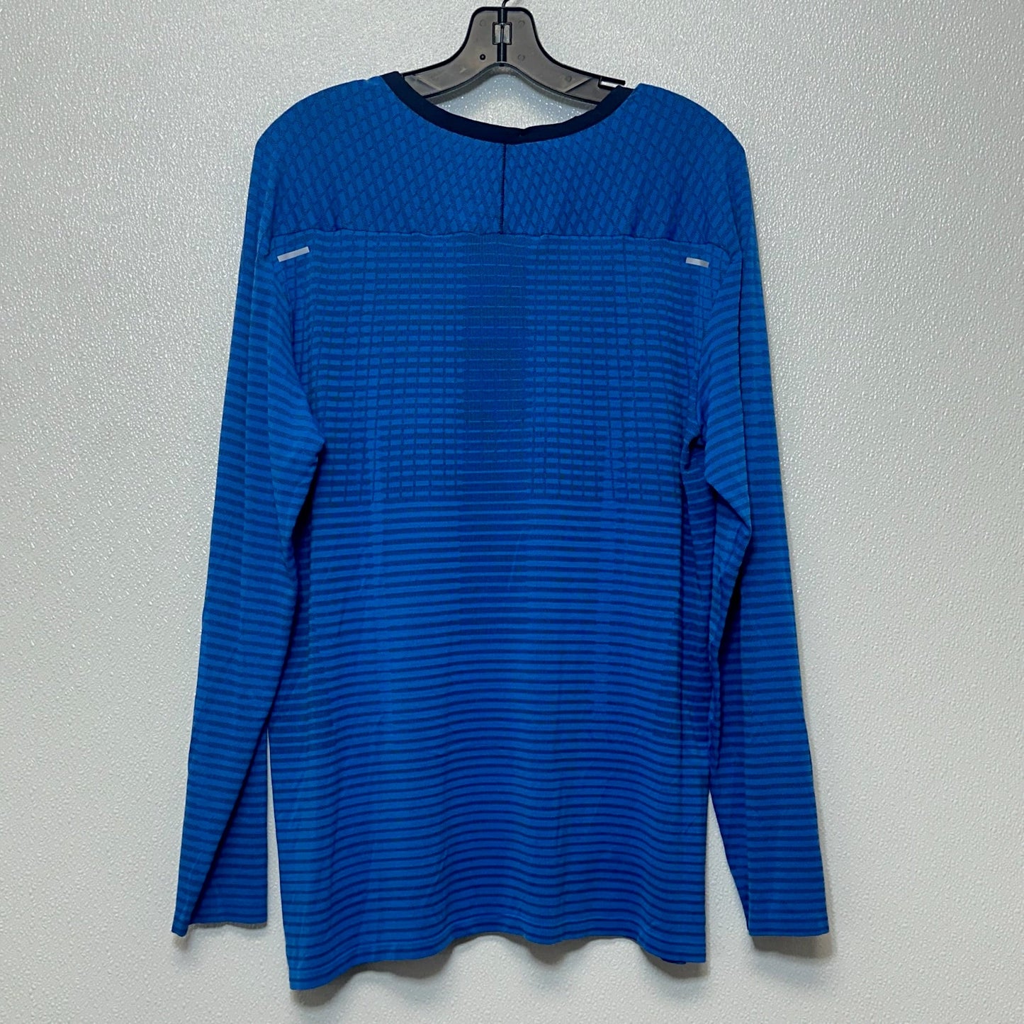 Athletic Top Long Sleeve Crewneck By Nike In Blue, Size: Xl