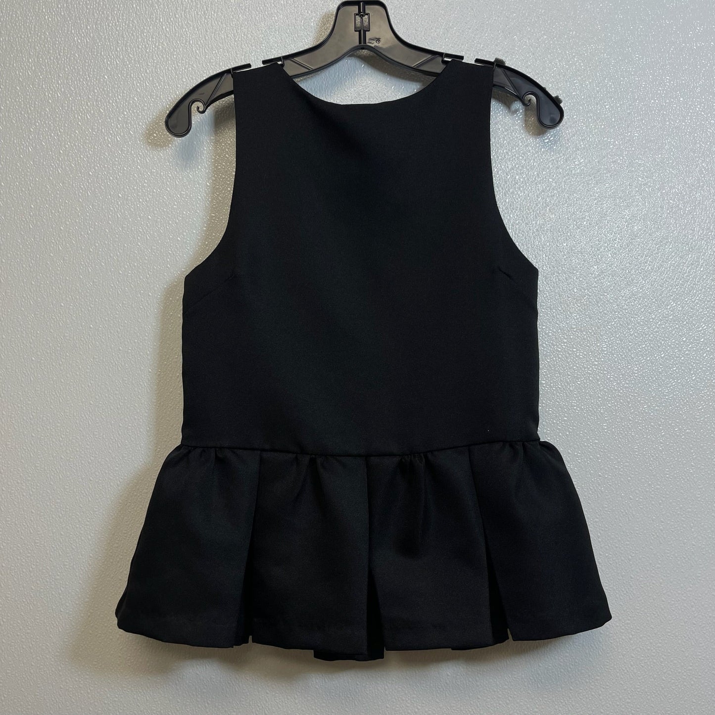 Top Sleeveless By Clothes Mentor In Black, Size: S