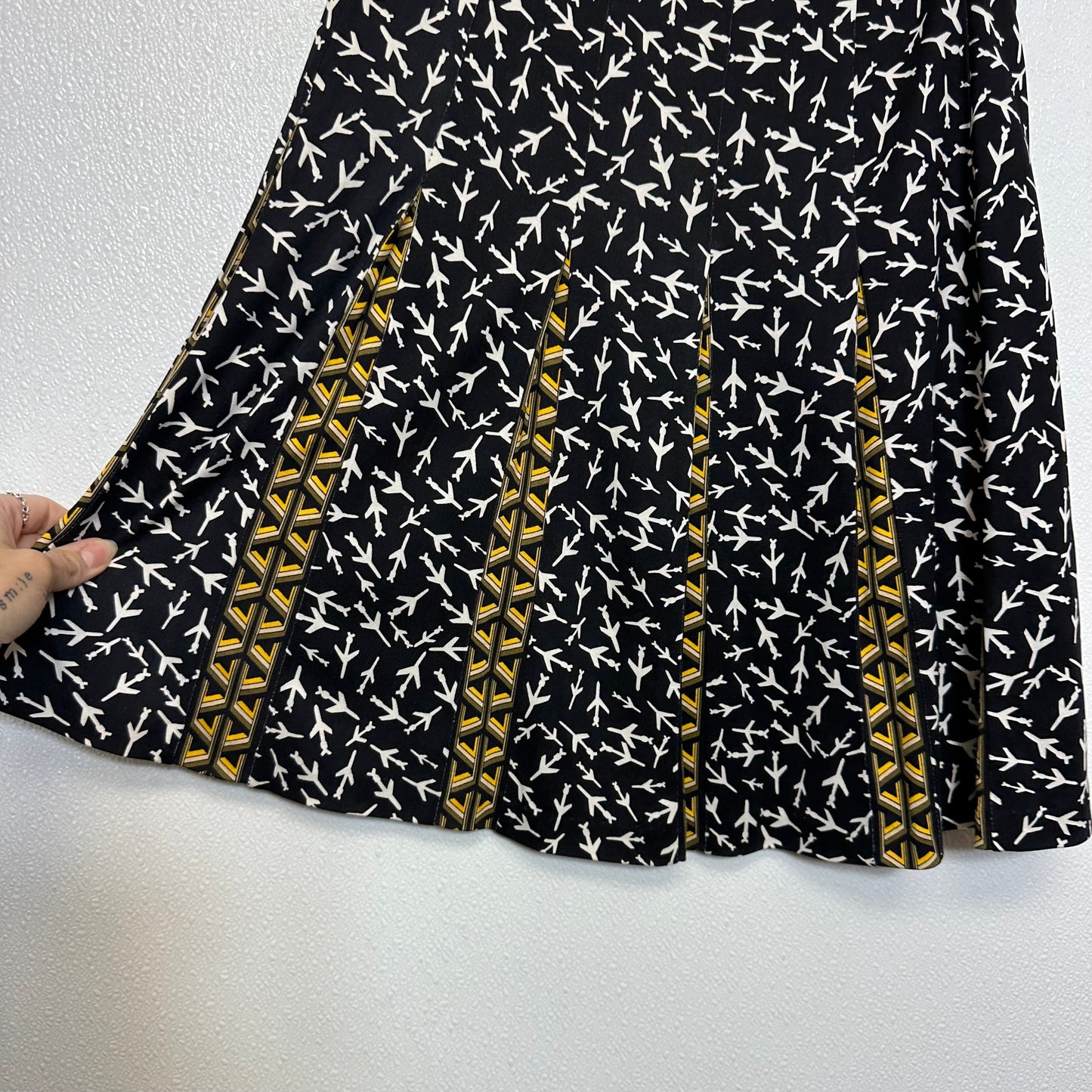 Skirt Designer By Diane Von Furstenberg  Size: 4