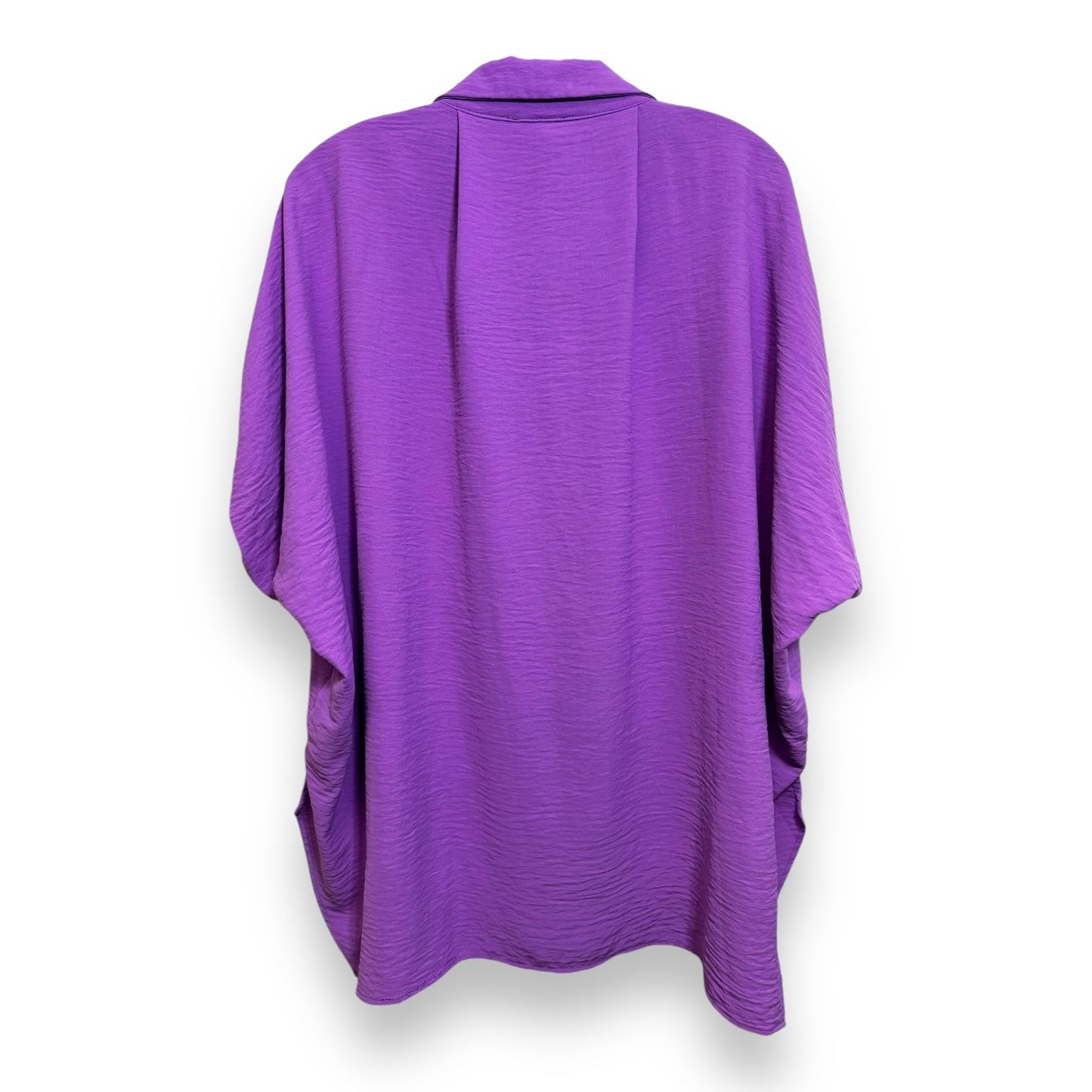 Top Short Sleeve By Umgee In Lavender, Size: M