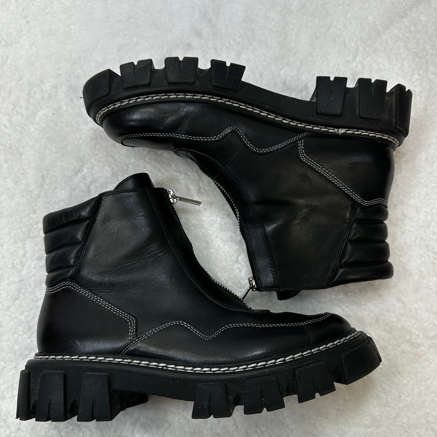 Black Boots Ankle Flats Marc Fisher, Size 6.5