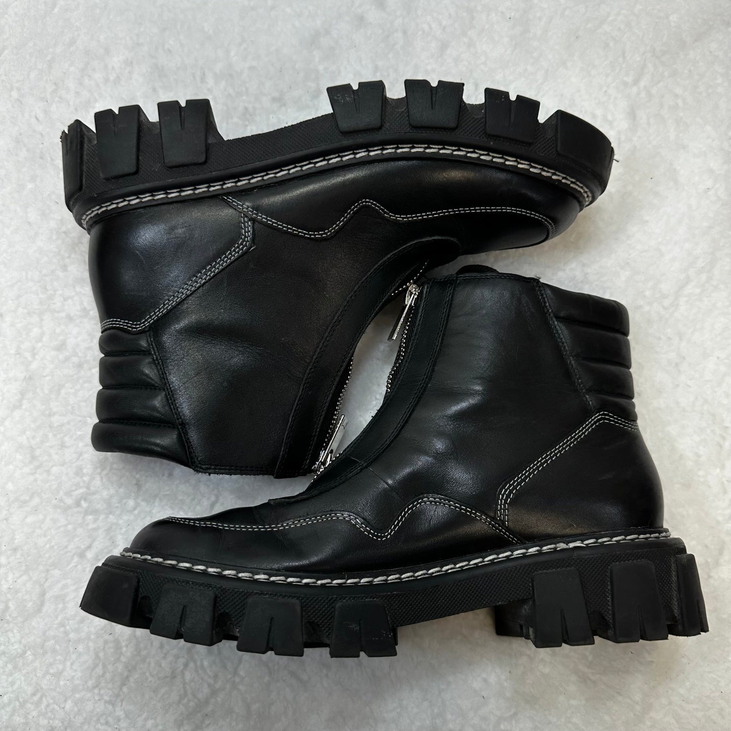 Black Boots Ankle Flats Marc Fisher, Size 6.5