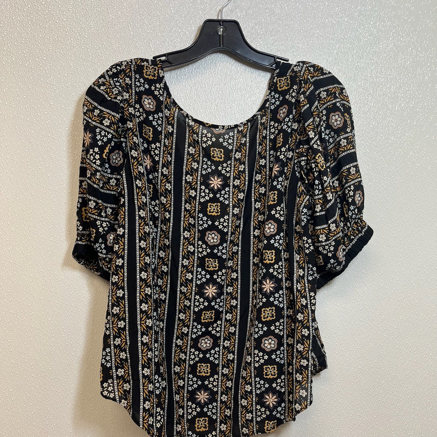 Top Short Sleeve By Ann Taylor O In Print, Size: M