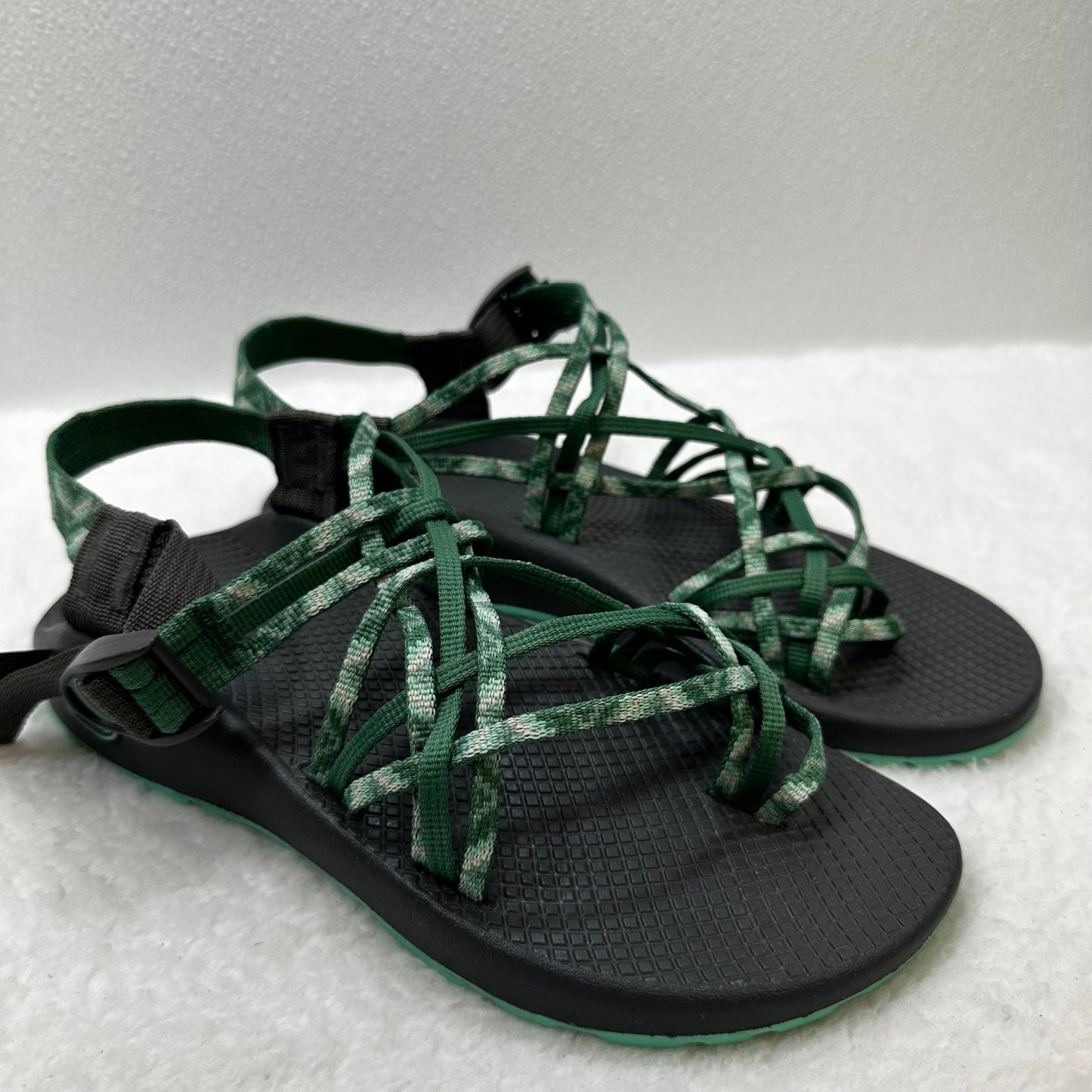 Sandals Flats Chacos, Size 9