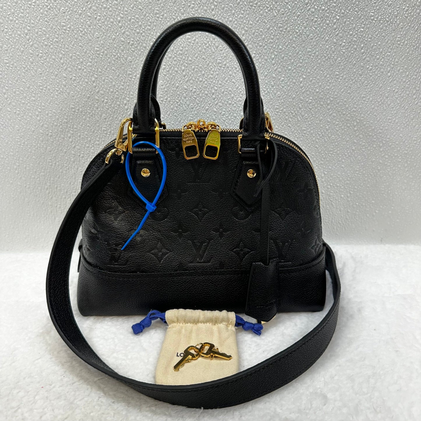 Handbag Designer Louis Vuitton, Size Small