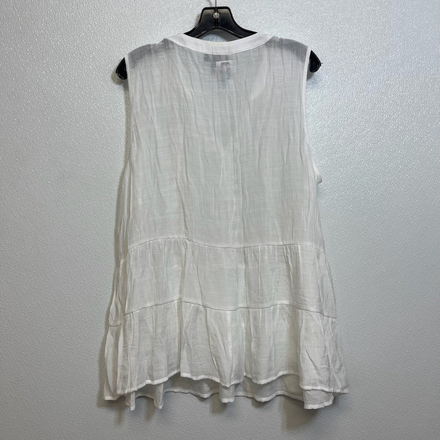 Top Sleeveless By Agb In White, Size: 2x