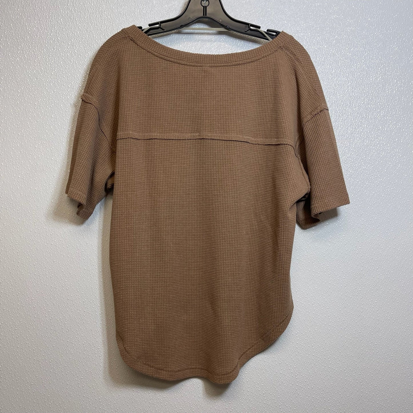 Top Short Sleeve Basic By Wishlist In Chocolate, Size: S