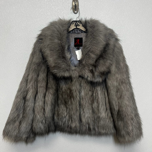 Coat Faux Fur & Sherpa By Clothes Mentor In Grey, Size: M