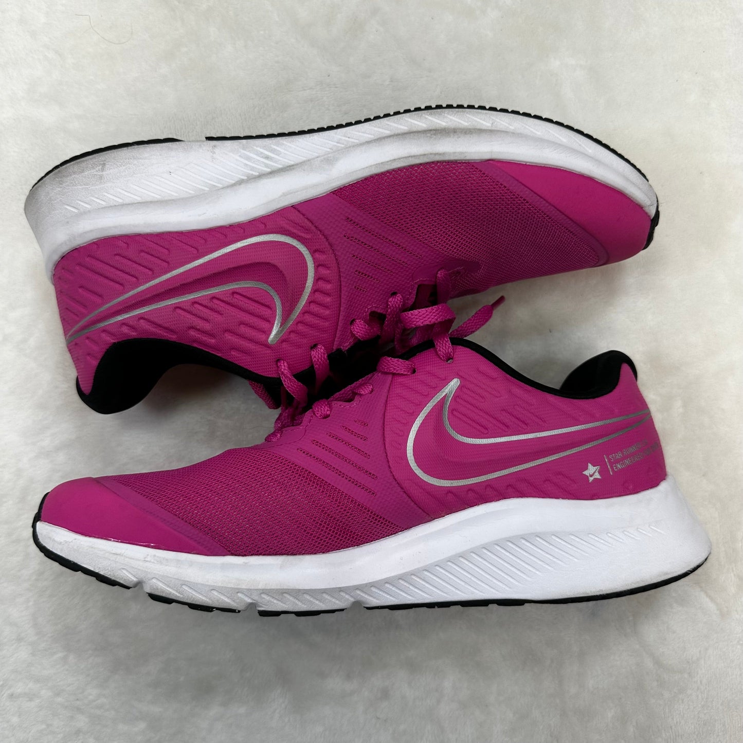 Shoes Sneakers By Nike In Hot Pink, Size: 8.5