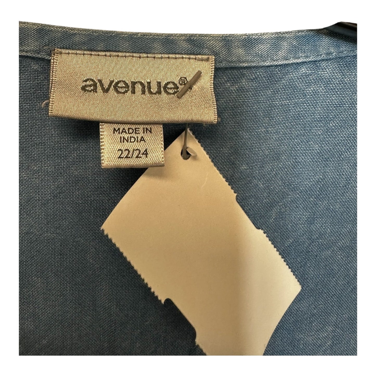 Top 3/4 Sleeve By Avenue In Blue, Size: 3x