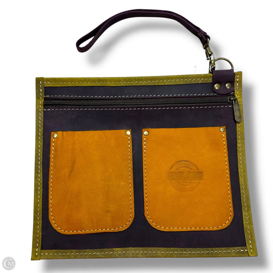 Wristlet Leather By Clothes Mentor, Size: Medium