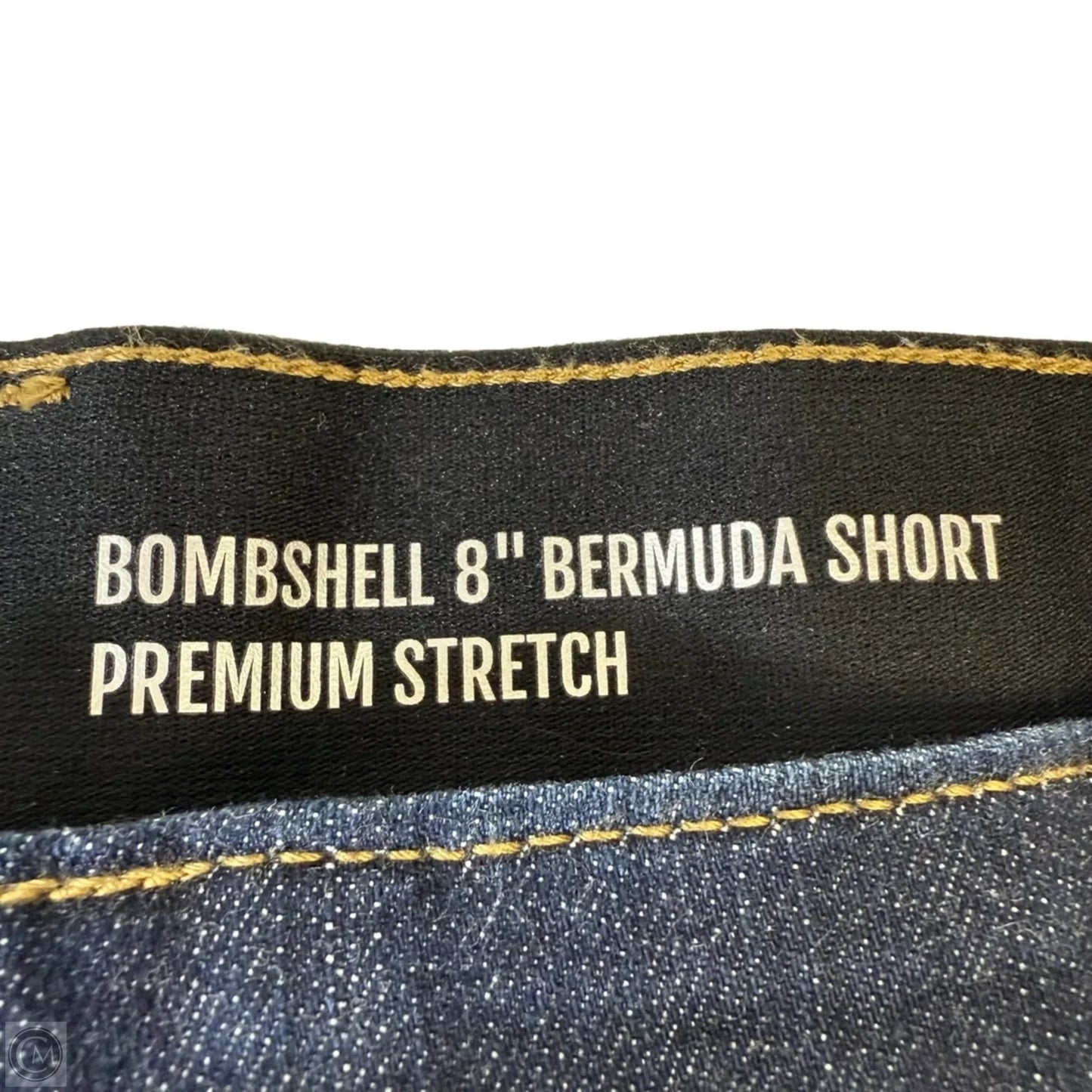 BOMBSHELL 8" BERMUDA SHORTS By Torrid In Blue Denim, Size: 26