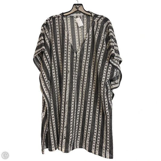 Swimwear Cover-up By Clothes Mentor In Black & White, Size: Osfm