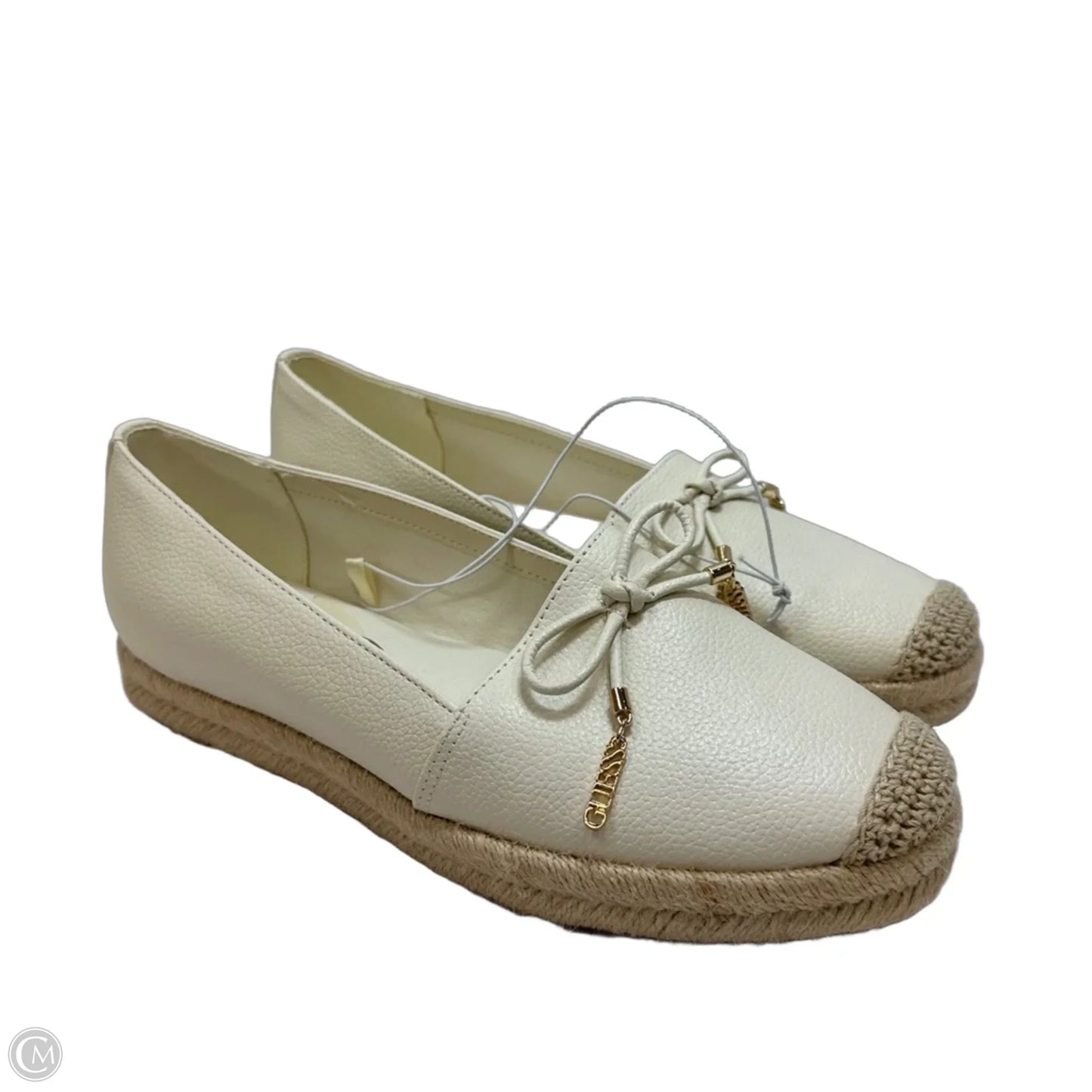 Shoes Flats By Guess In Ivory, Size: 8