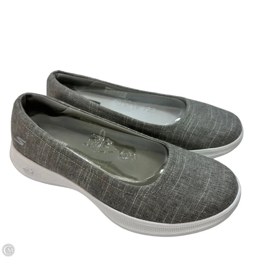 Shoes Flats By Skechers In Grey, Size: 8