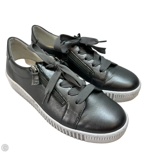 Shoes Sneakers By Cmb In Grey, Size: 8.5