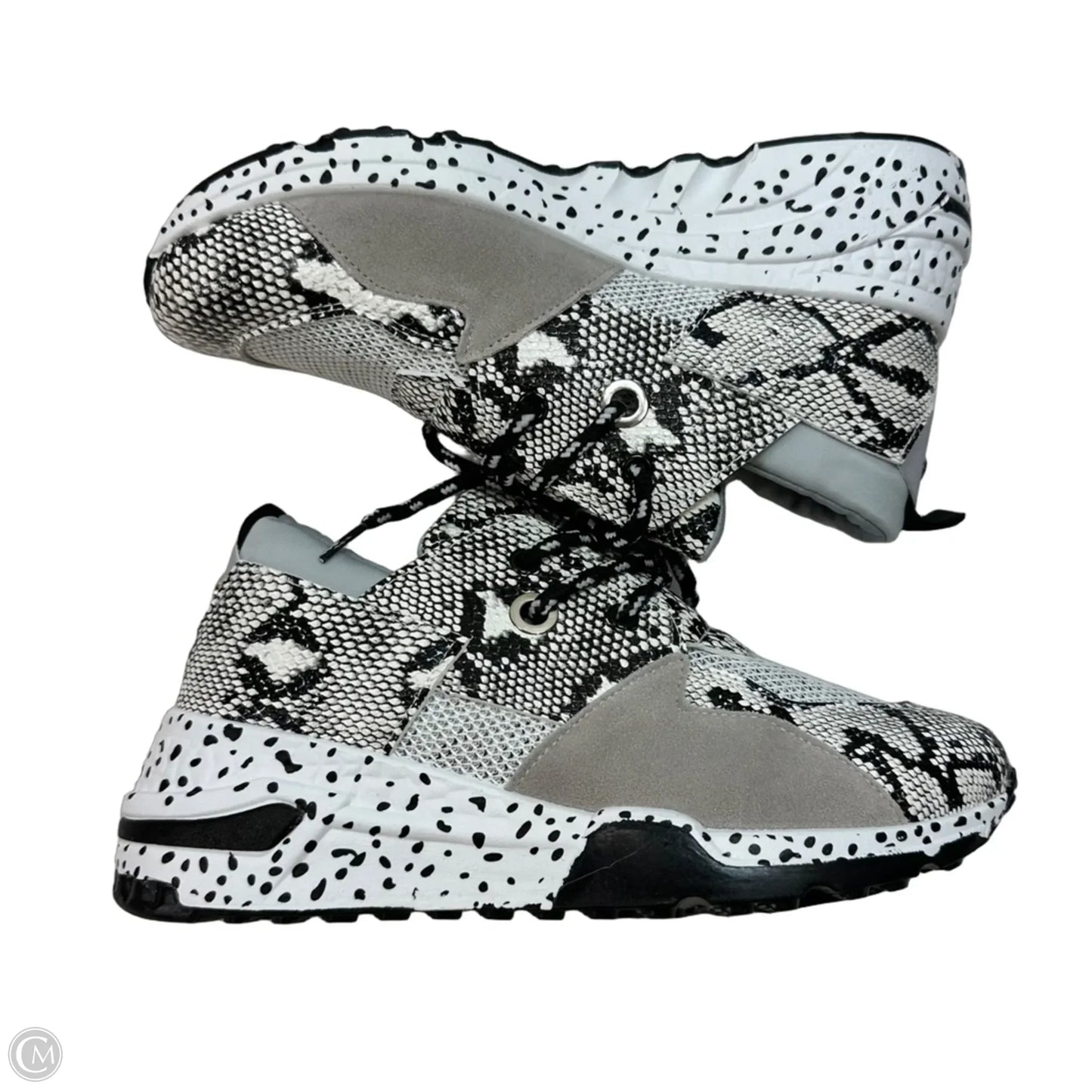 Shoes Sneakers By Clothes Mentor In Snakeskin Print, Size: 9