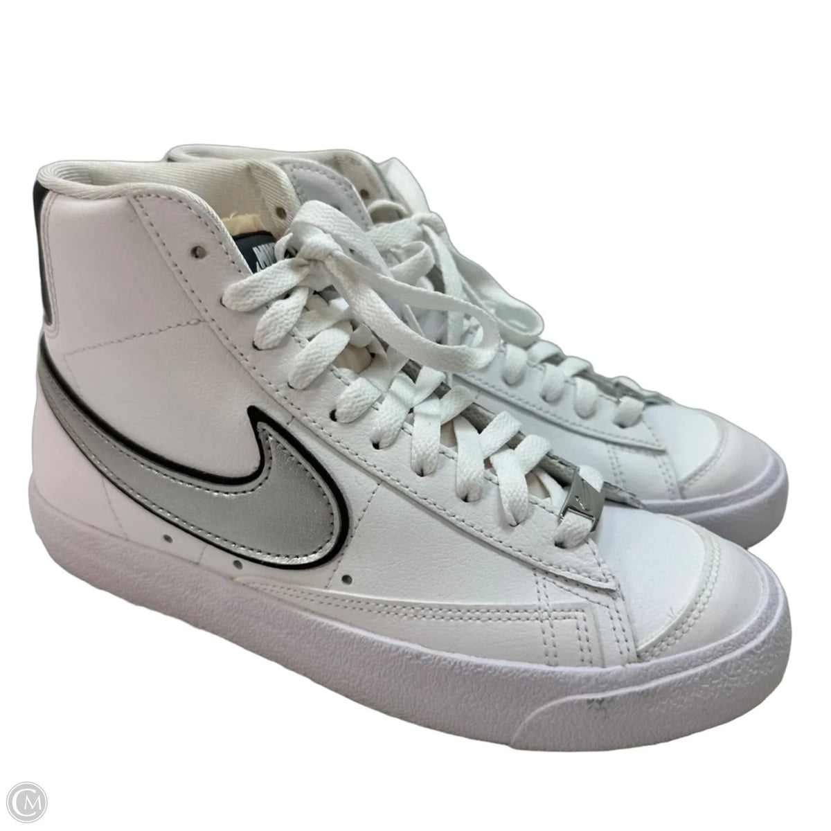 Shoes Sneakers By Nike In White, Size: 7