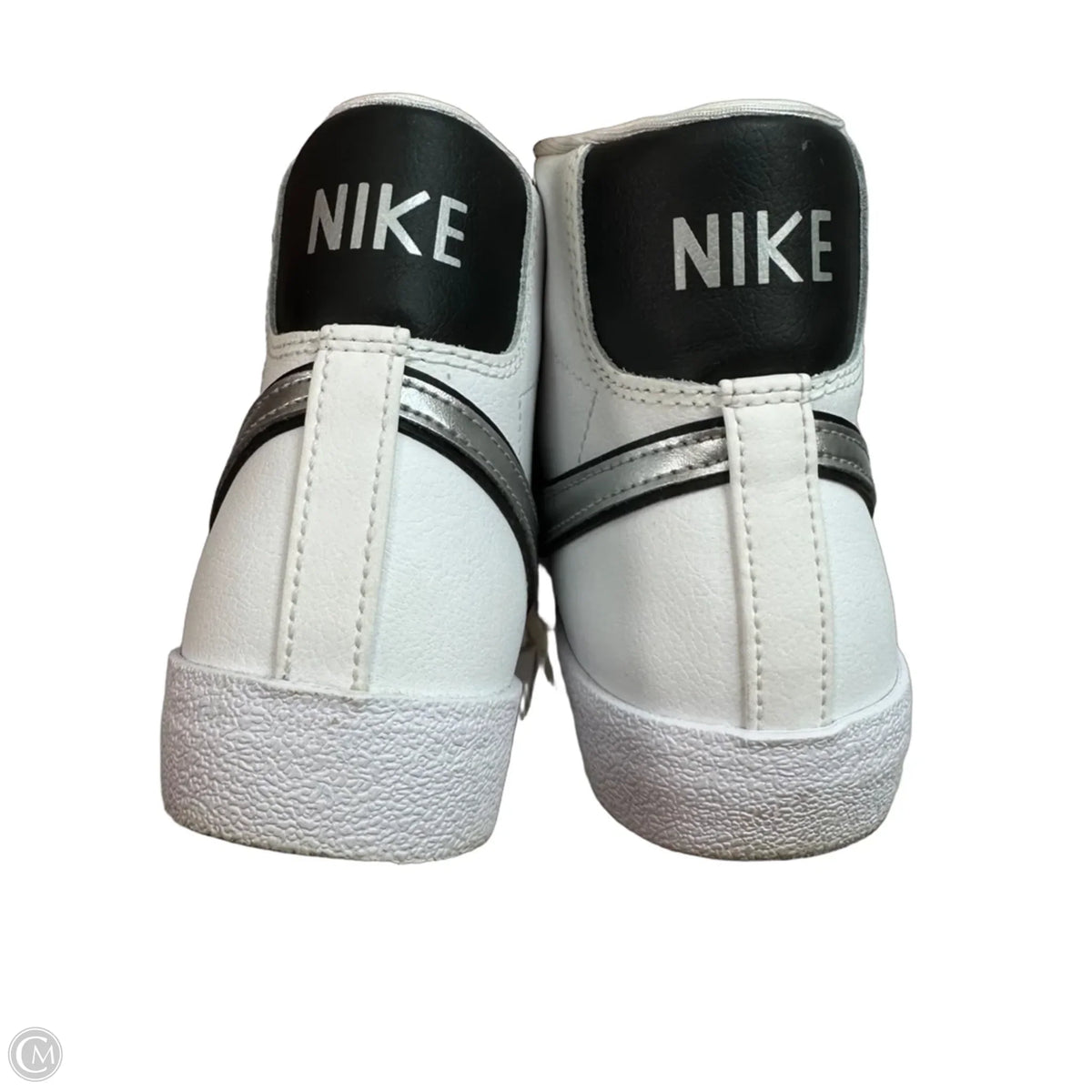Shoes Sneakers By Nike In White, Size: 7