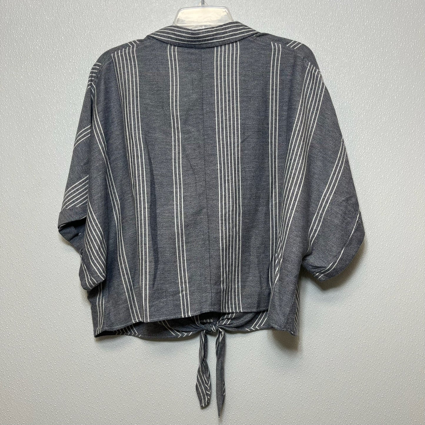 Grey Top Short Sleeve Clothes Mentor, Size 1x