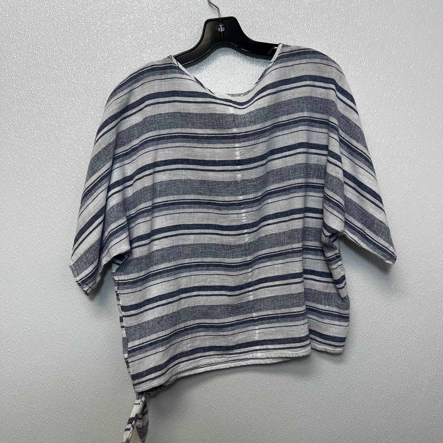 Top Short Sleeve By Beachlunchlounge In Striped, Size: Xs