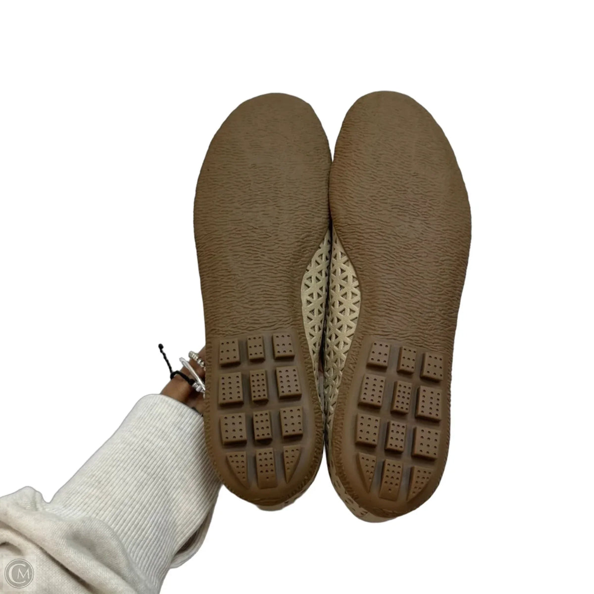 Shoes Flats By Vaneli In Tan, Size: 8.5