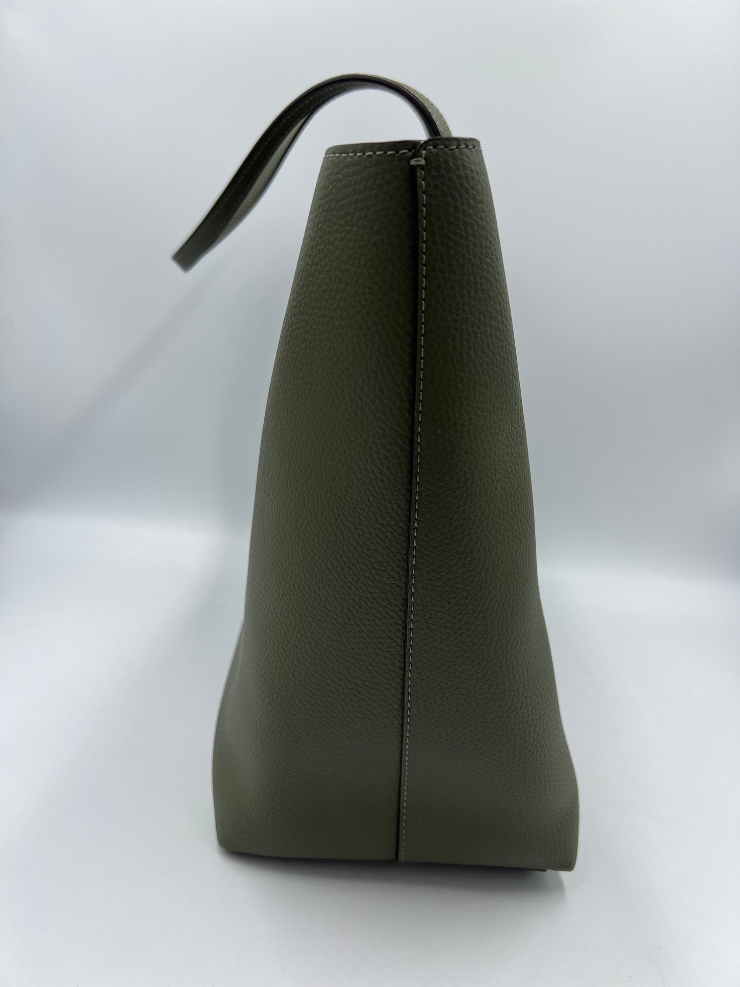 Like New! Handbag Designer By Coach  Size: Medium