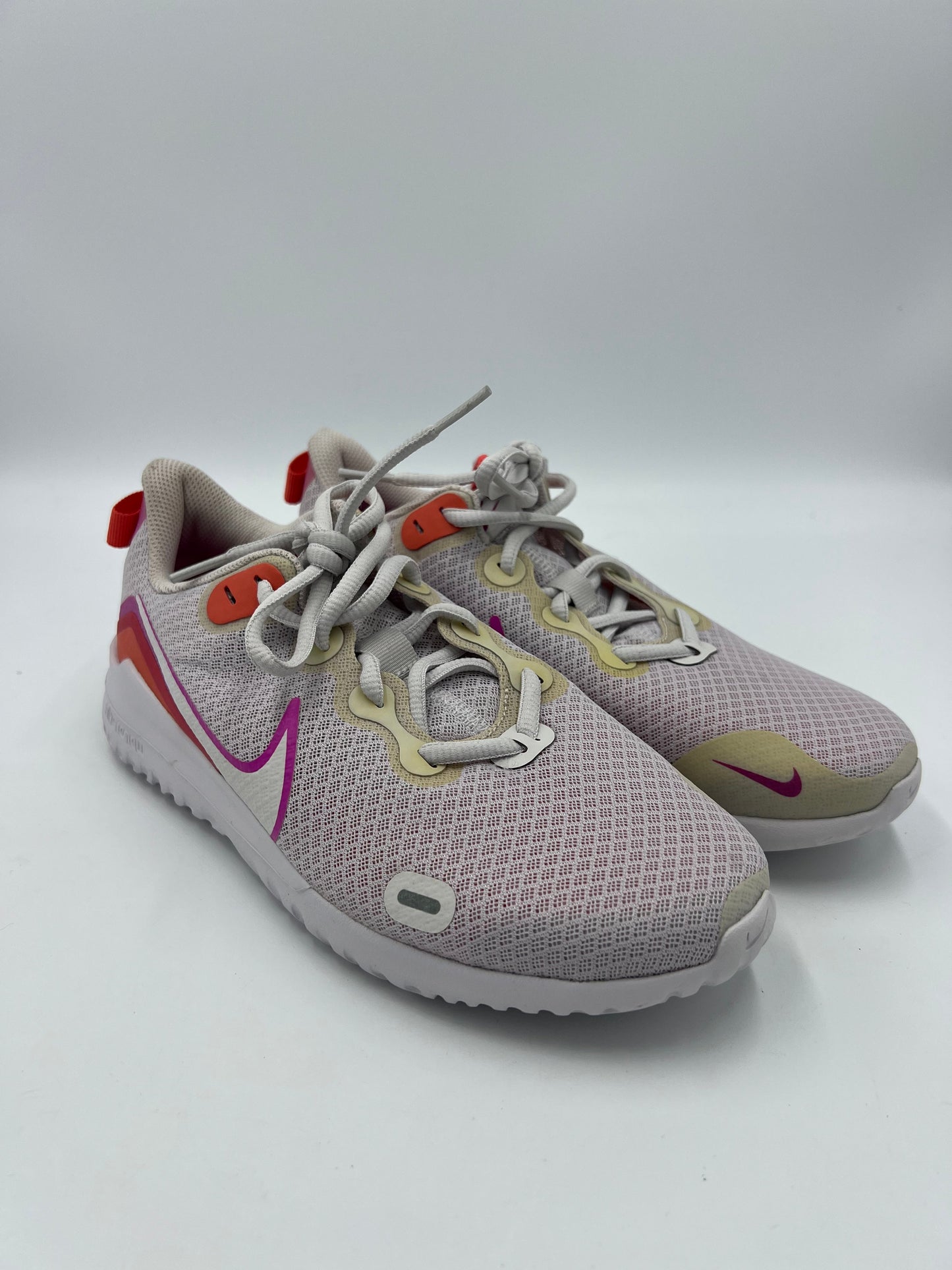 Like New! Shoes Athletic By Nike  Size: 8
