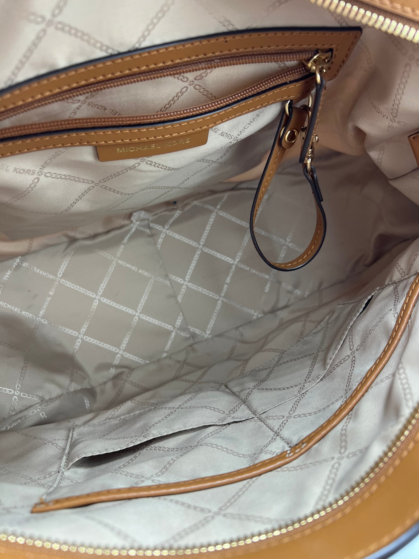 Like New! Handbag Designer By Michael Kors